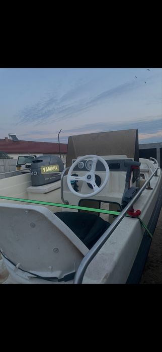 Barca,motor si peridoc