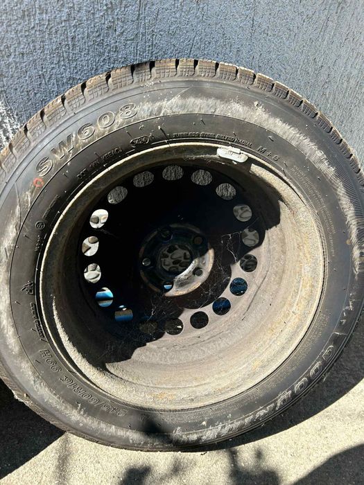 Джанти с гуми 215/60/16 DOT2024