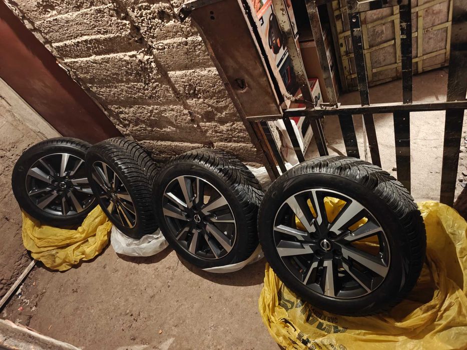 4 броя оригинални джанти на Нисан стават и за Рено Клио.