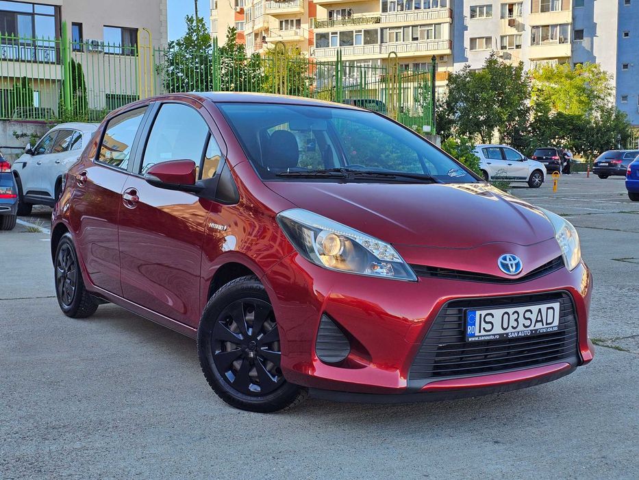 Toyota Yaris 2013 1.5 Hybrid 100 CP euro 5 automata / RATE fara avans