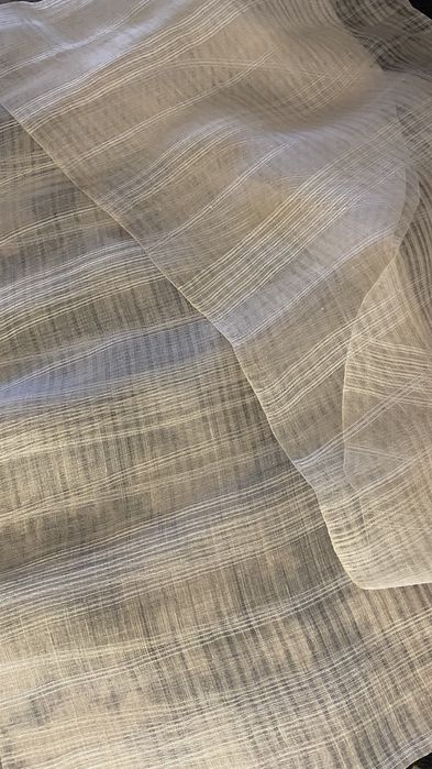 Marama borangic, lungime 360cm, latime 53 cm.