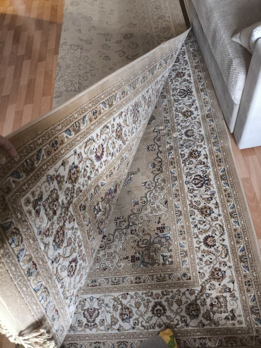 Ковер ТУРЕЦКЙИ БУ ХОРОШЕЕ СОСТОЯНИЕ,смотан готов к перевозке.