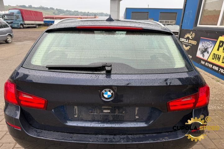 Haion cu luneta culoare A89 Imperial Blue Brilliant BMW Seria 5 F11 [