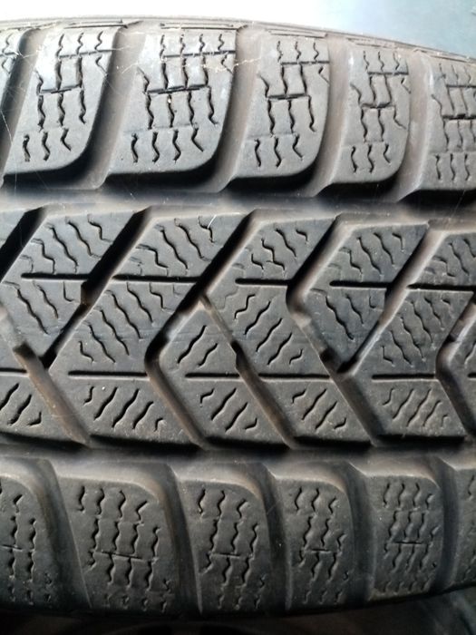 Jante aliaj Mercedes GLA 18"cu anvelope de iarnă.