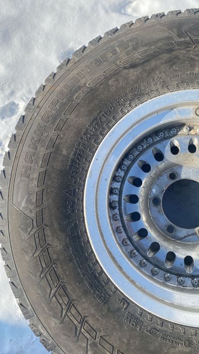 Nokian Hakkapellitta LT 285/75/16 резина шипы 4шт