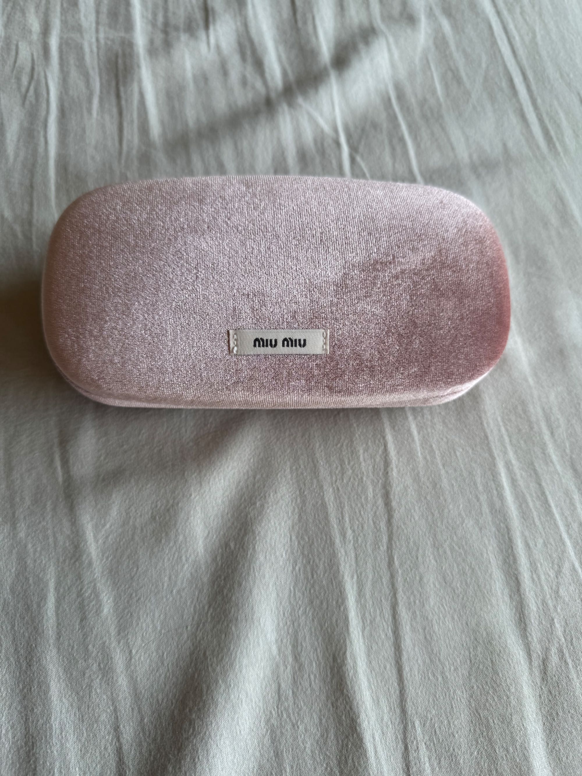 Miu Miu MU02XV 1AB1O1
GMIU-G042735-M187303-52