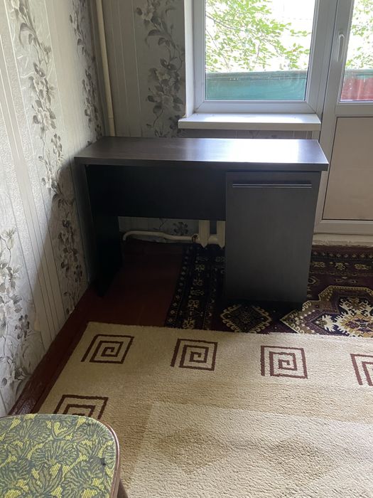 Стол письменный  б/у,