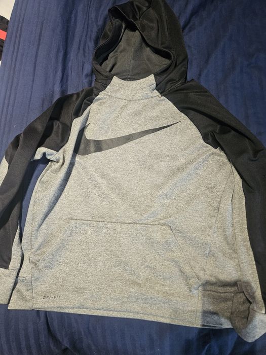 Лот за момче .Имам още доста много неща омалели са ни при интерес пише