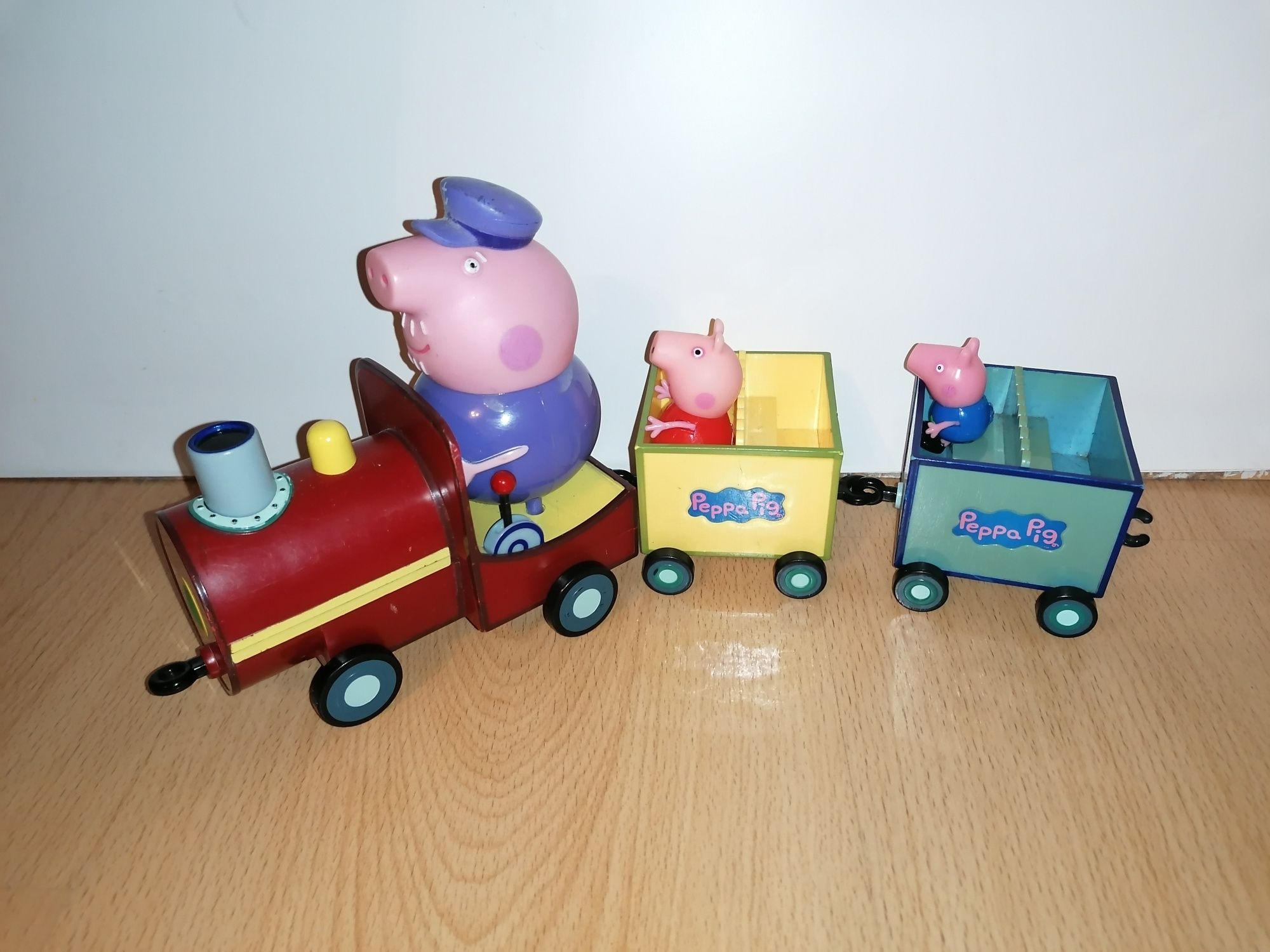 Tren peppa pig cu figurine