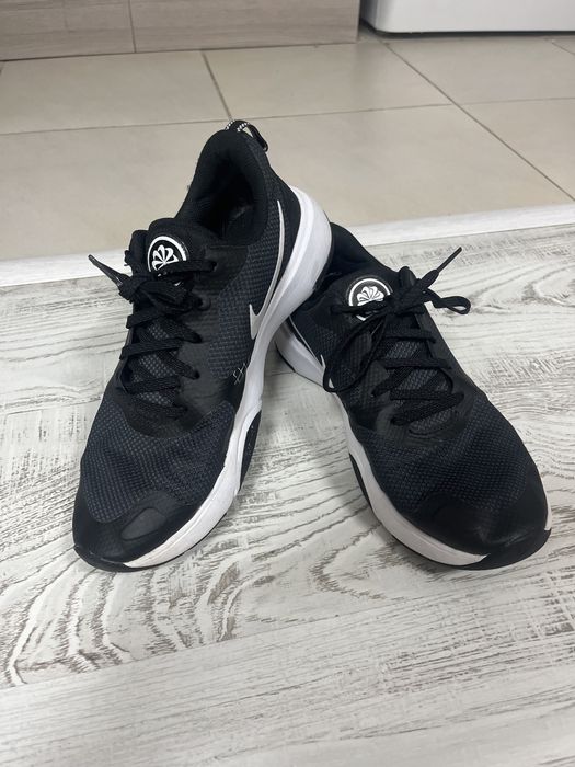 Дамски спортни маратонки Nike