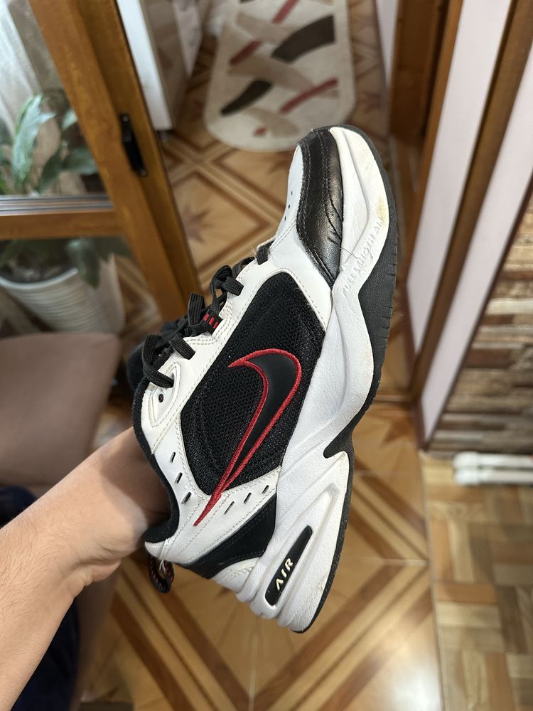 Vand Nike Air Monarch IV