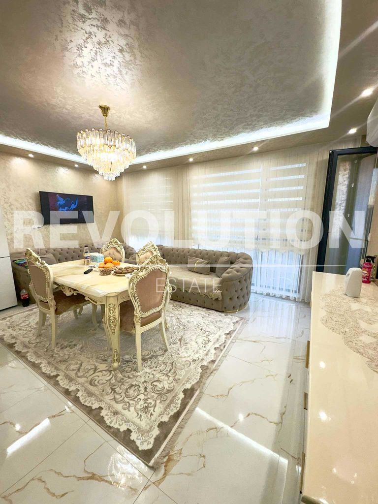 Продава се Двустаен апартамент в Пловдив, Център - 67 кв.м за 2300 €/кв.м - Снимка #2