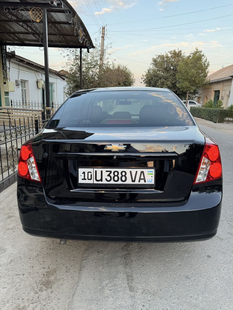 Chevrolet qora jentra 2022yel mexanika toza kraskasi
