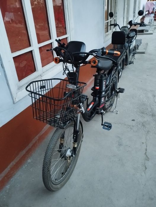 Вели скутер сотилади