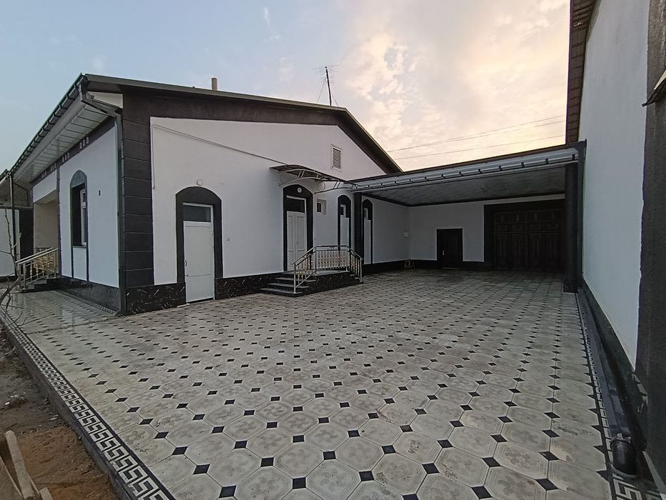 Коттедж уй жой сотилади