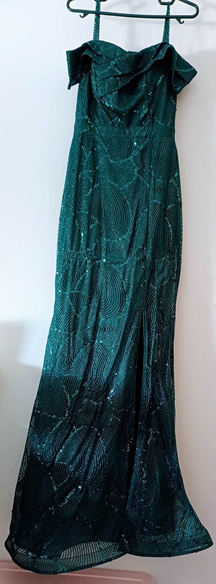 Vând rochie verde smarald