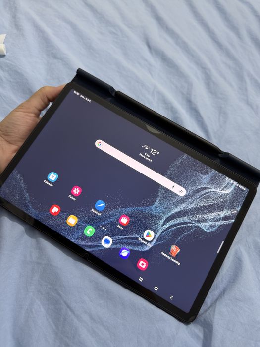 Samsung Galaxy Tab S8 5G+Wi-Fi, 128 GB, cu husa originala si S-Pen