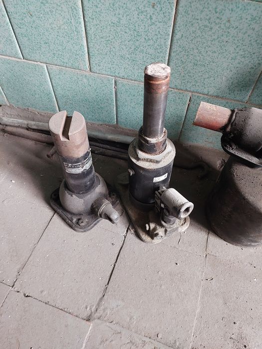 Продам Домкрат 3 т