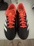 Ghete fotbal Adidas Predator