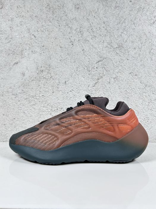 Adidas Yeezy 700 Copper Fade