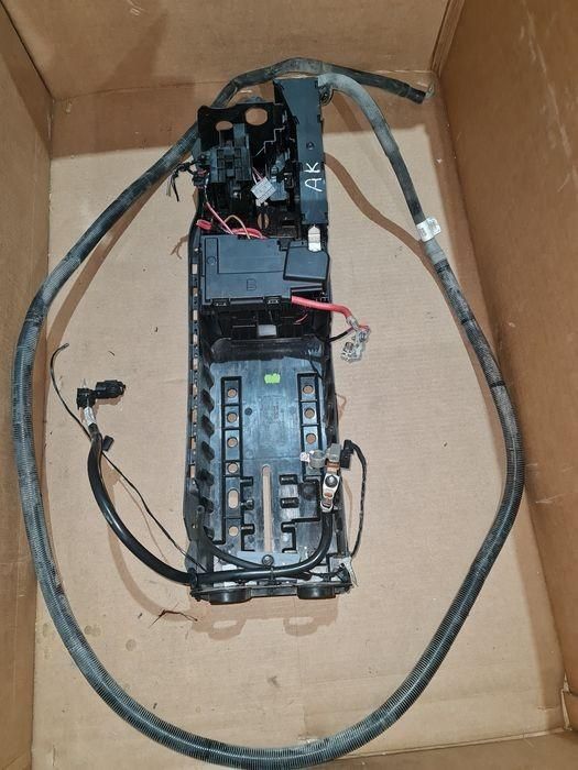 Tava baterie, borne plus/minus Opel Astra K