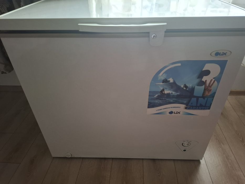 Vind lada frigorifica pret 700 lei