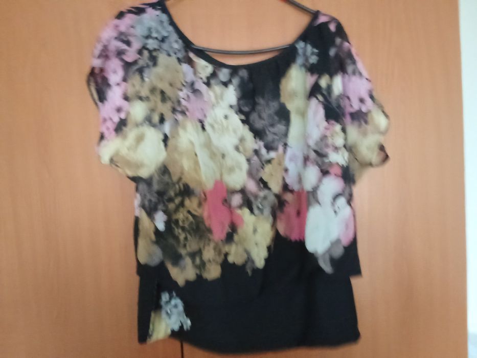 Дрехата е запазена и обличана само един път