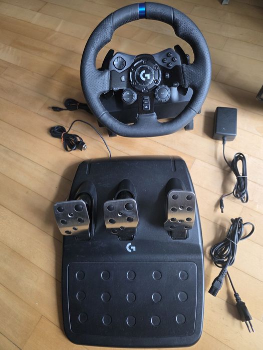 Volan gaming LOGITECH G923 TrueForce PC Playstation 4 Playstation 5
