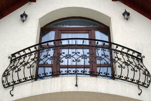 Fier forjat, balcoane balustrade, lucrate manual la forje si nicovala