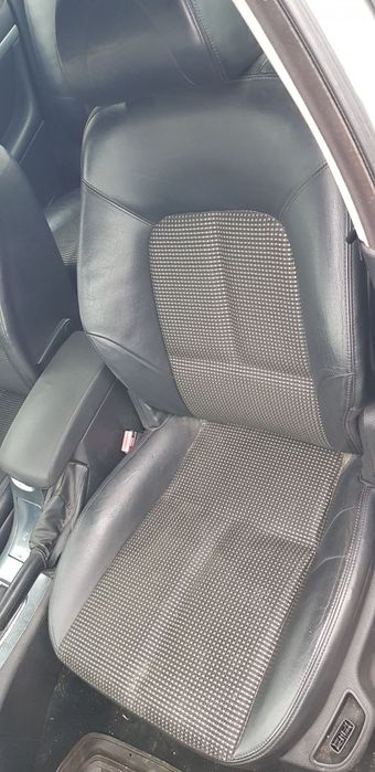 Ел.Седалки за 407 седан перфектни