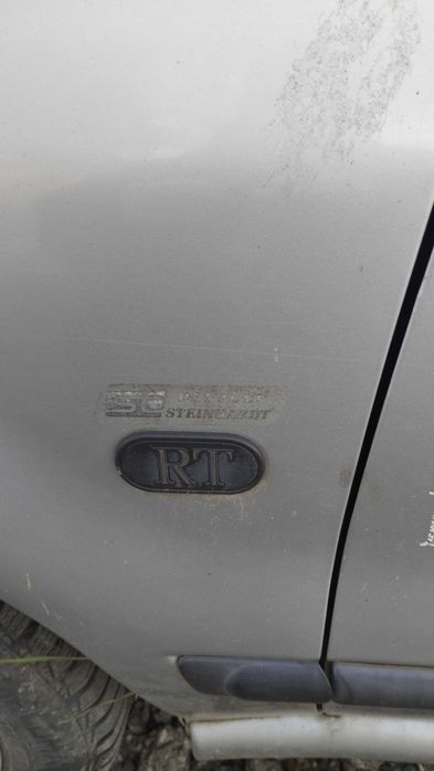 Продавам Рено 19 и Лада Самара на части