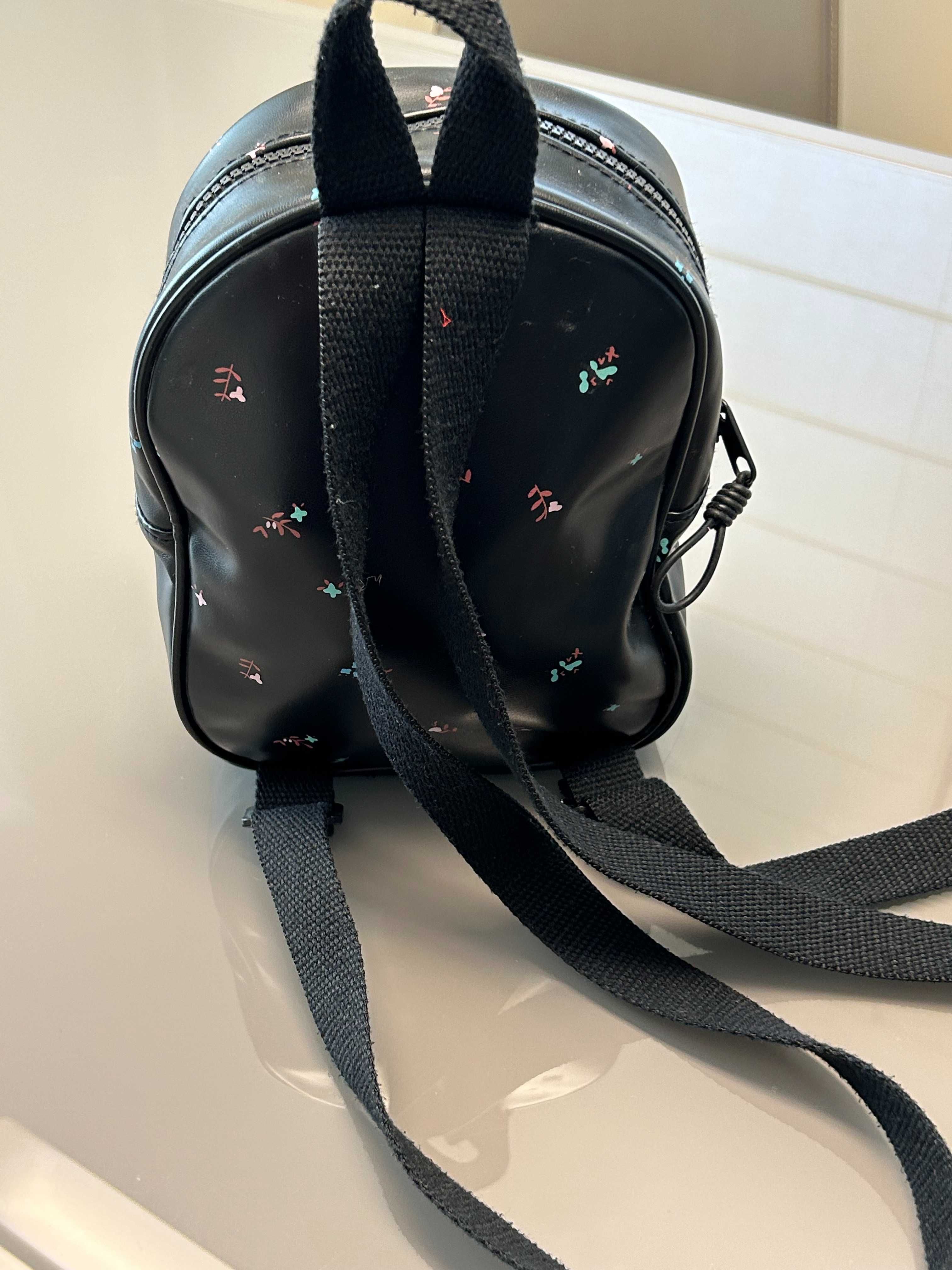 Сет от раница Zara и ключодържател + подарък несесер