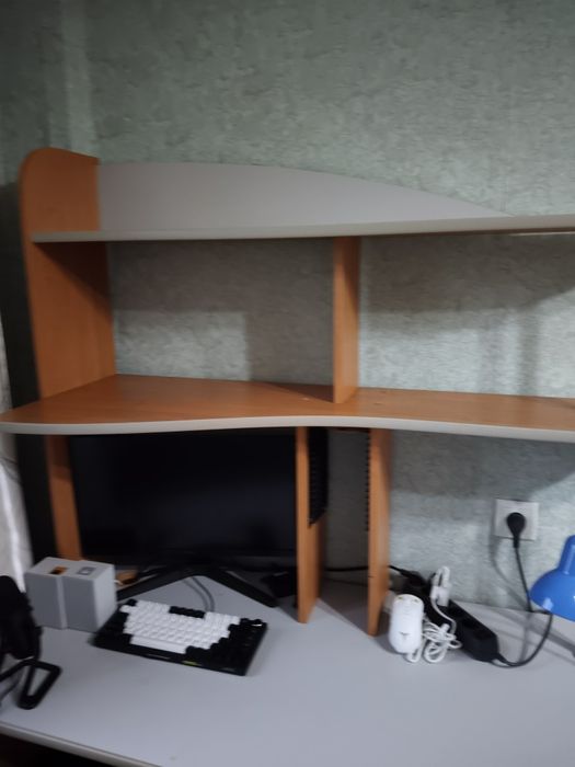 Стол компьютерный