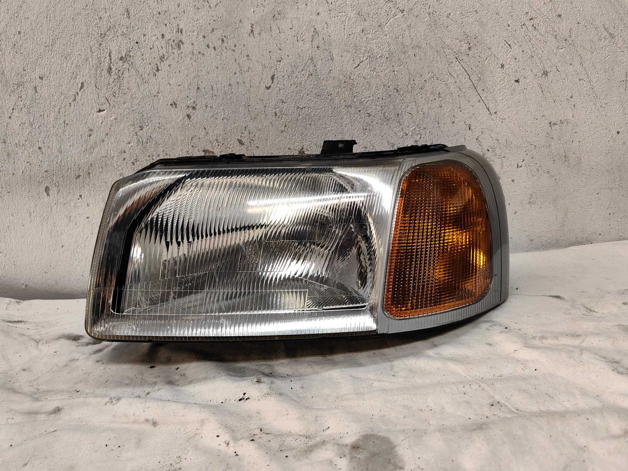 Оригинален фар  Land Rover Freelander