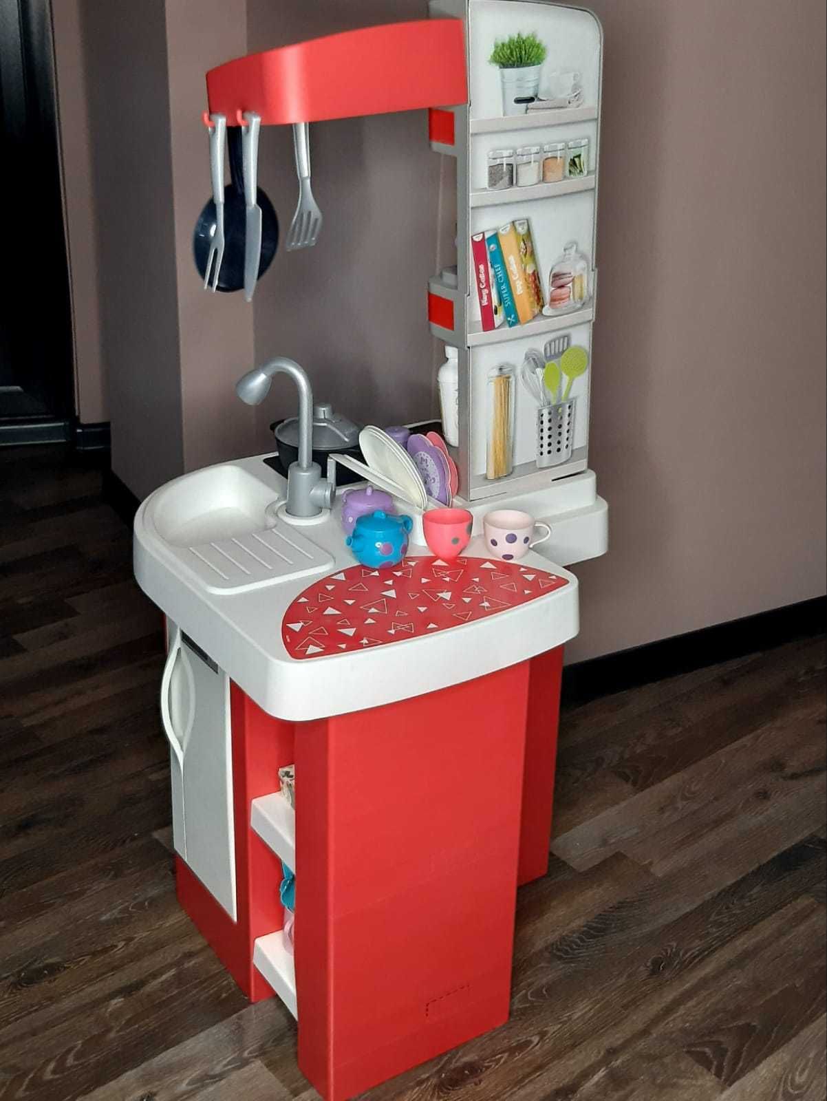 Продавам детска кухня Smoby Tefal Studio French с аксесоари и звук