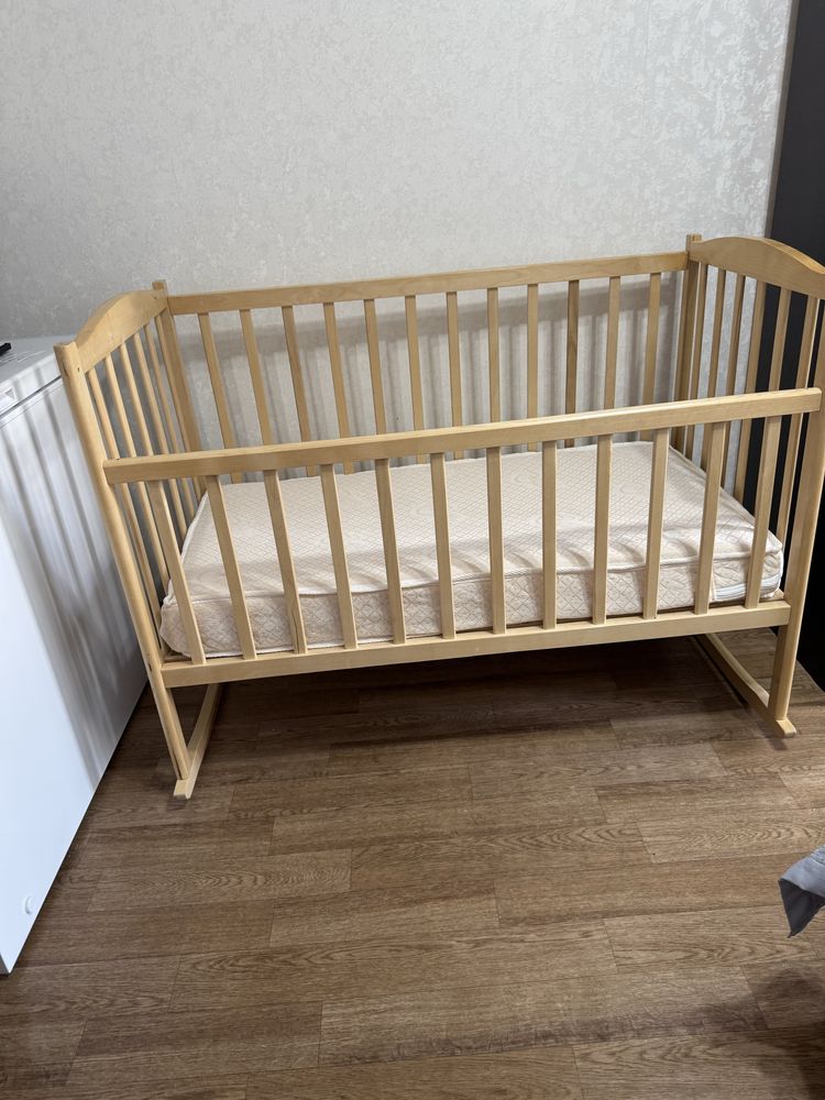 Продам детскую кроватку, в отличном состоянии