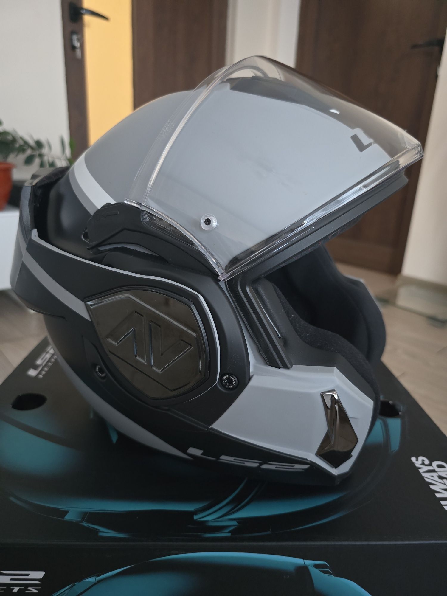 Модуларна каска Ls2 advant