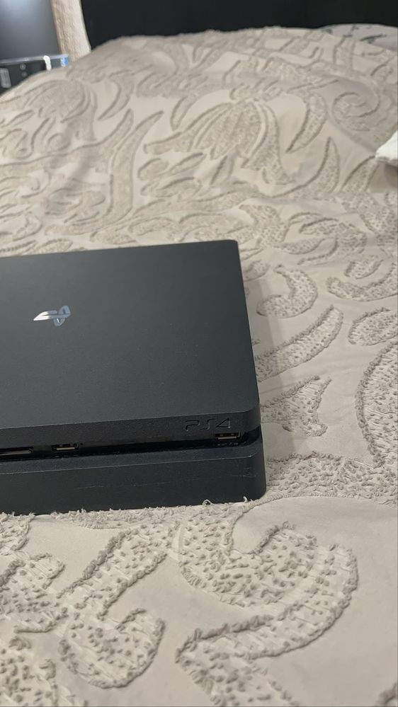 Ps4+джойстик (червен)