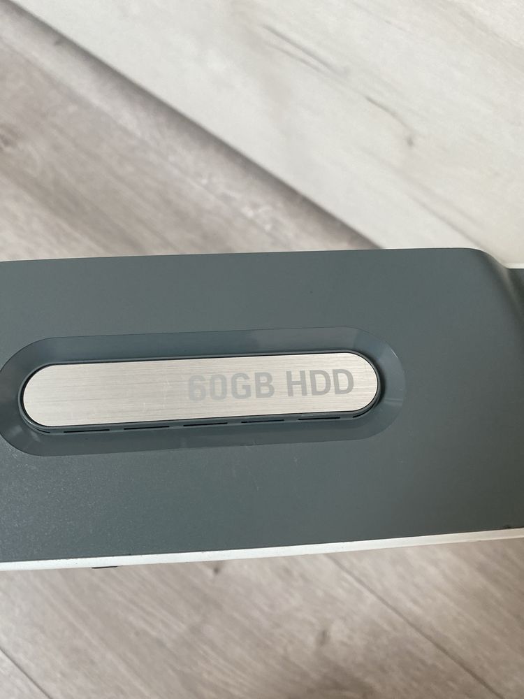 Vand xbox 360 fat 60GB