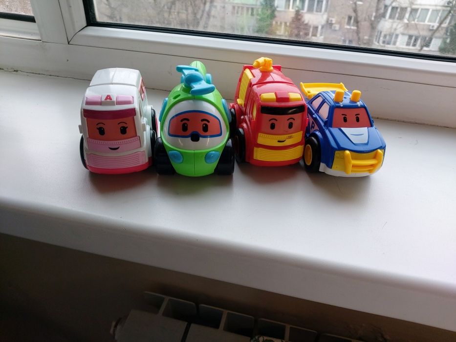 4 машинки 2500тг.