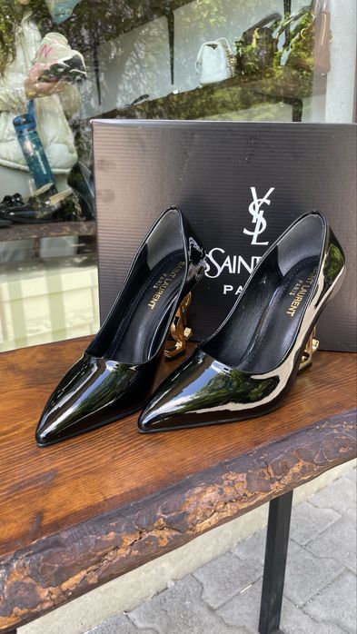 Дамски обувки YSL