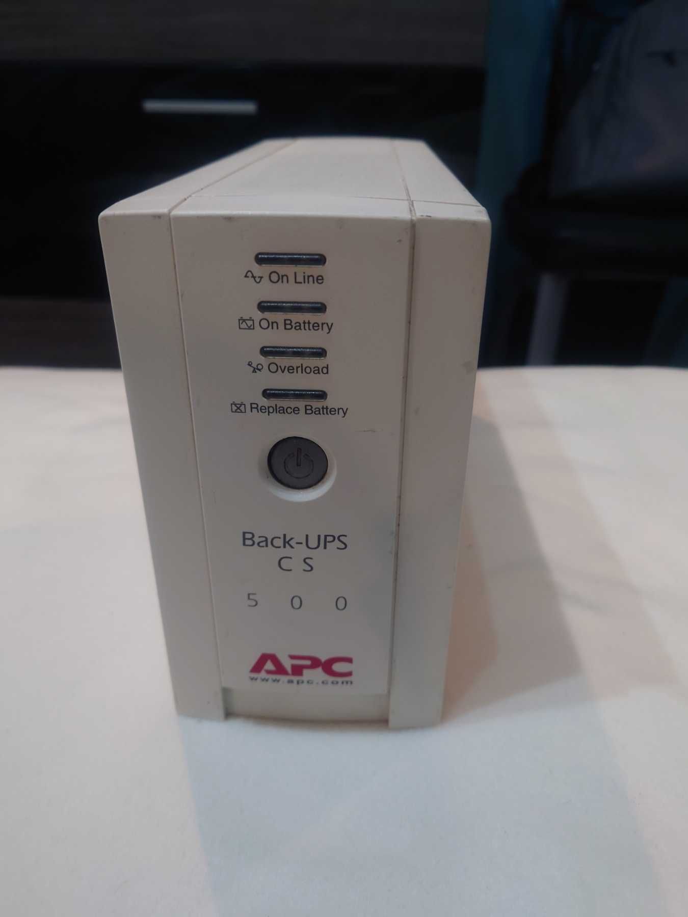 Продавам UPS APC Back-UPS CS 500 с чисто нова батерия
