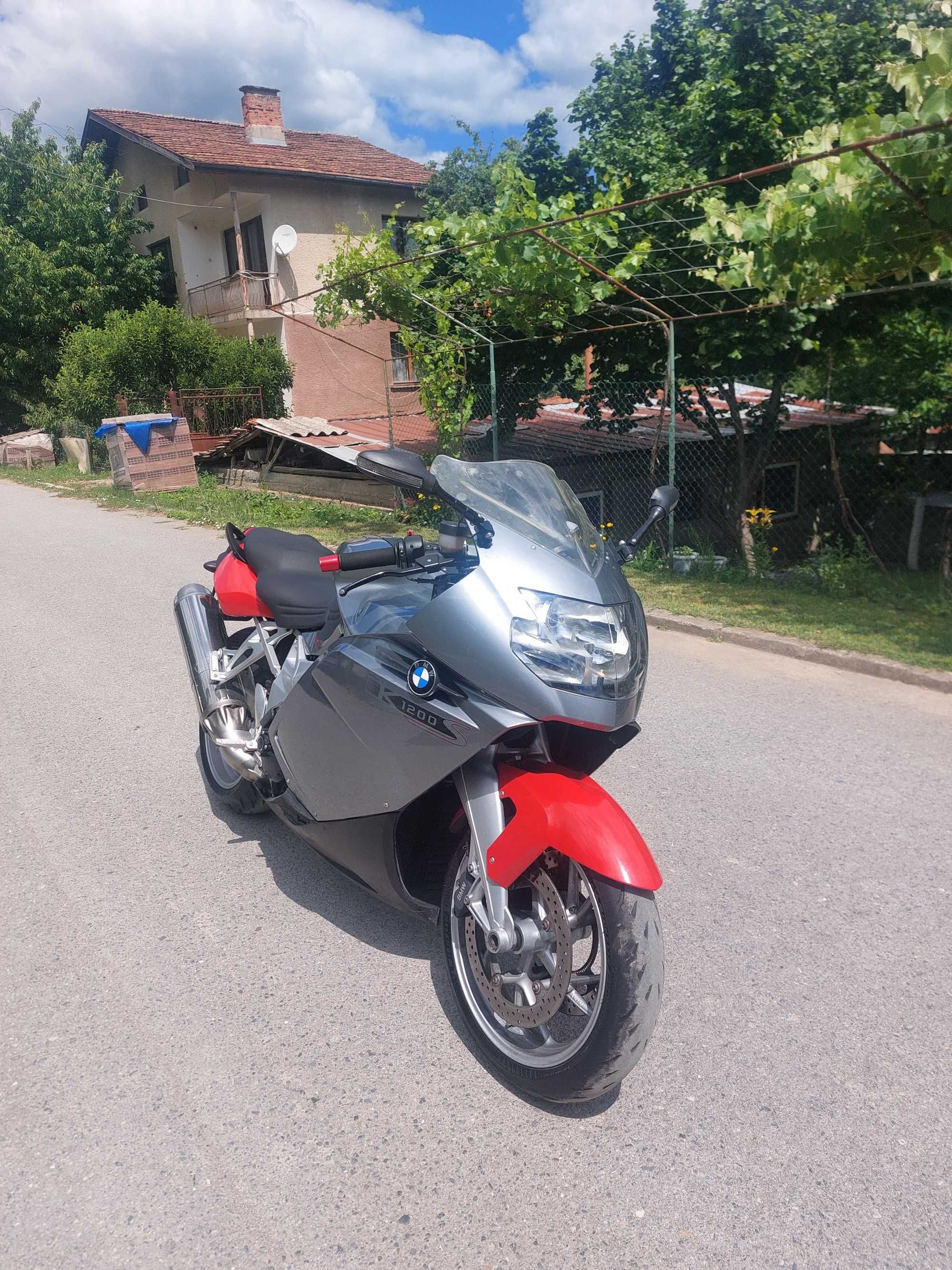 Продавам мотор BMW K 1200