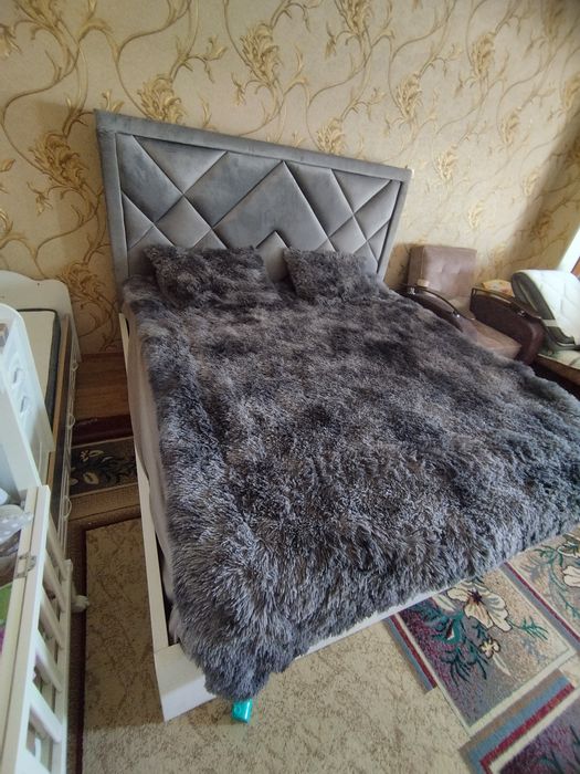 Продам двухспальную кровать