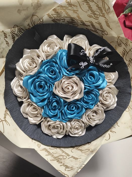 Вечни букети от сатенени рози