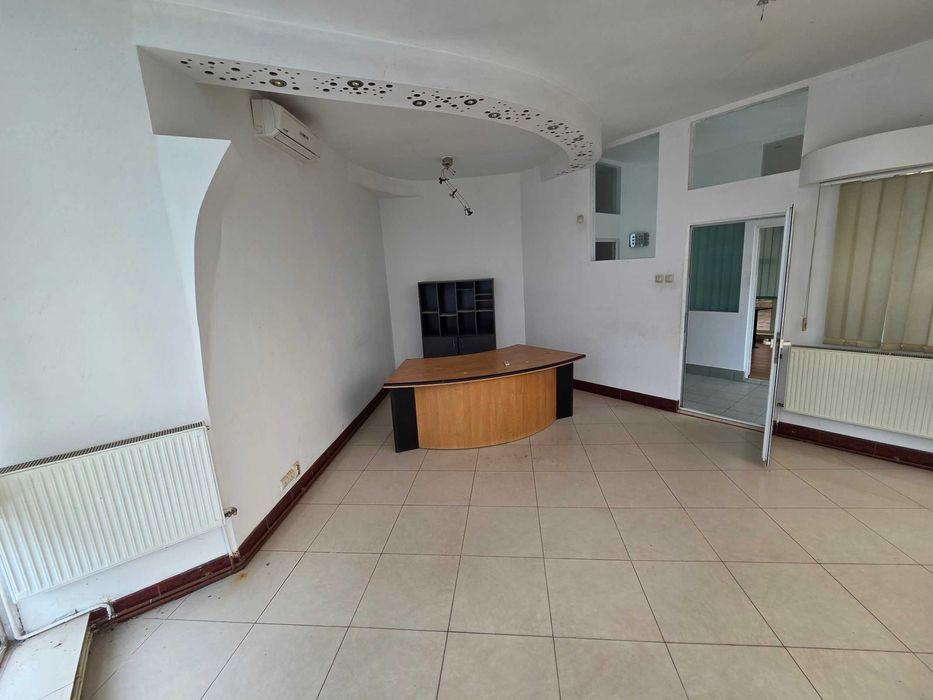 Cladire birouri si depozit + Casa de locuit
