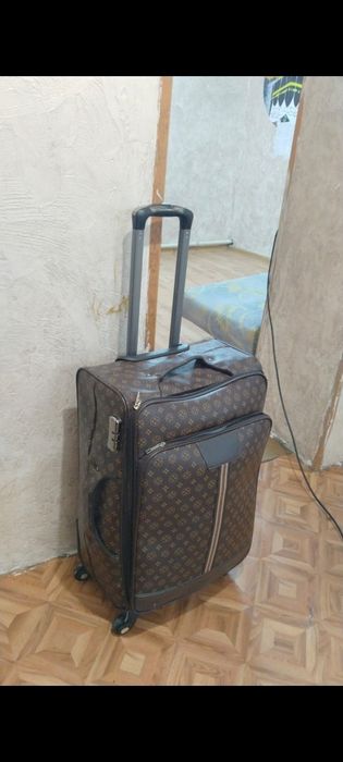 Чимодан Луи витон
