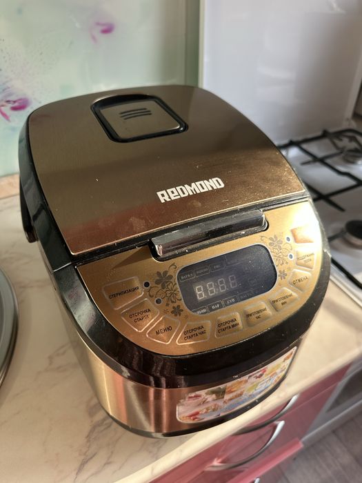 Продам мультиварку redmond