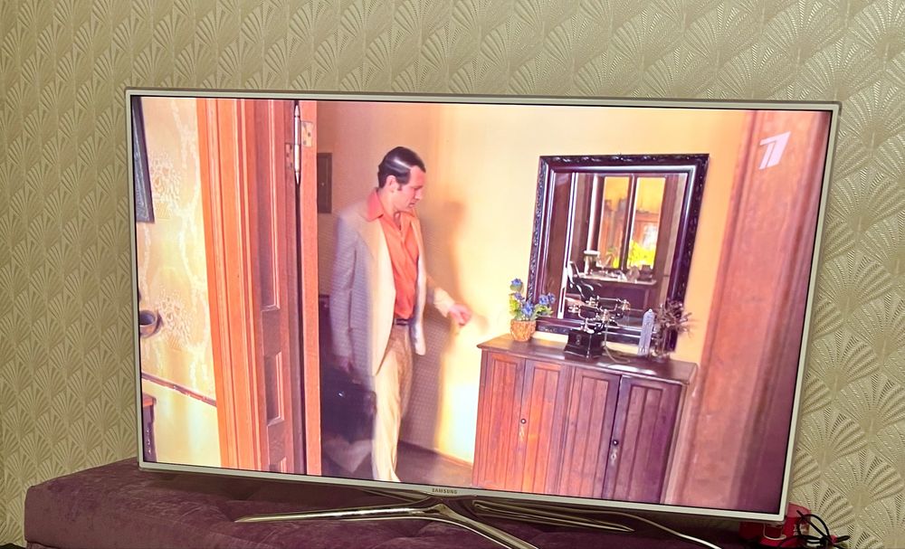 Продам телевизор Самсунг смарт