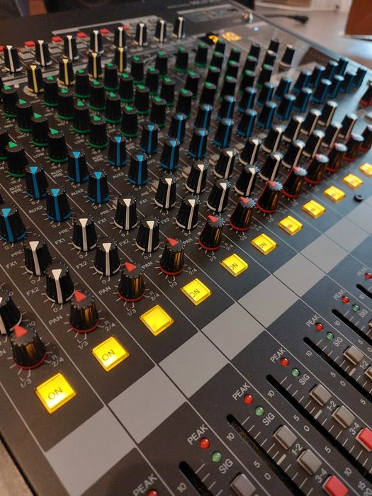 Vând mixer Yamaha MGP 16X în stare foarte bună